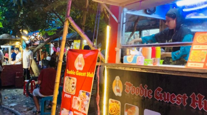 মিরপুরের লাভ রোডের রেস্তোরাঁ
