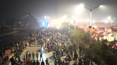 তারেক রহমানের প্রত্যাবর্তন: রাজধানীর ৩০০ ফিটে উচ্ছ্বসিত নেতাকর্মী