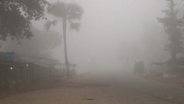 তীব্র শীত আর হিমেল বাতাসে ভোগান্তিতে কুড়িগ্রামবাসী 