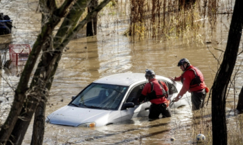 ক্যালিফোর্নিয়ায় ঝড়, বন্যায় অন্তত ৩ জনের প্রাণহানি