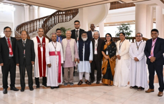 খ্রিষ্ট ধর্মীয় নেতাদের সঙ্গে প্রধান উপদেষ্টার শুভেচ্ছা বিনিময়