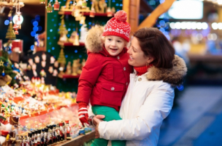 ক্রিসমাসের আগে ক্রেতারা সস্তা থেকে  বরং পণ্যের মান দেখছেন