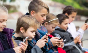 অষ্ট্রেলিয়া: ১৬ বছরের কম বয়সীদের জন্য সামাজিক মাধ্যম নিষেধ