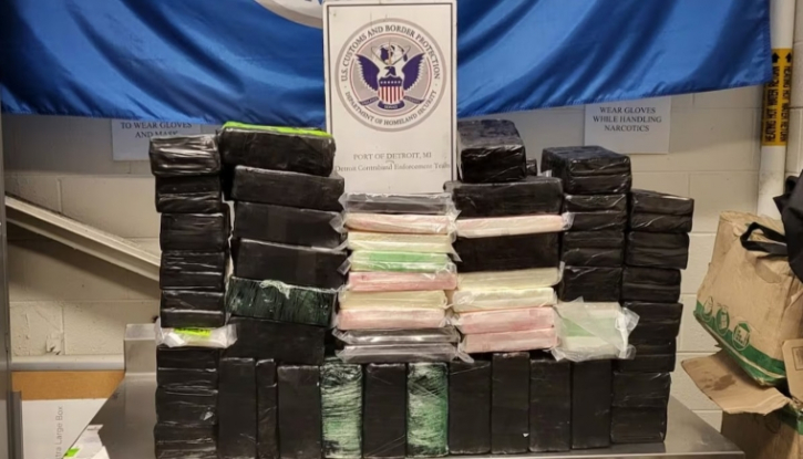 প্রেসিডেন্ট ডোনাল্ড ট্রাম্প স্থলপথেও মাদক পাচার বন্ধ করবেন