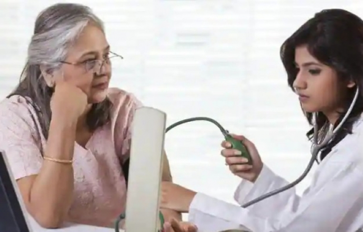 বাংলাদেশের স্বাস্থ্যখাতের সবচেয়ে বড় ঝুঁকি উচ্চ রক্তচাপ