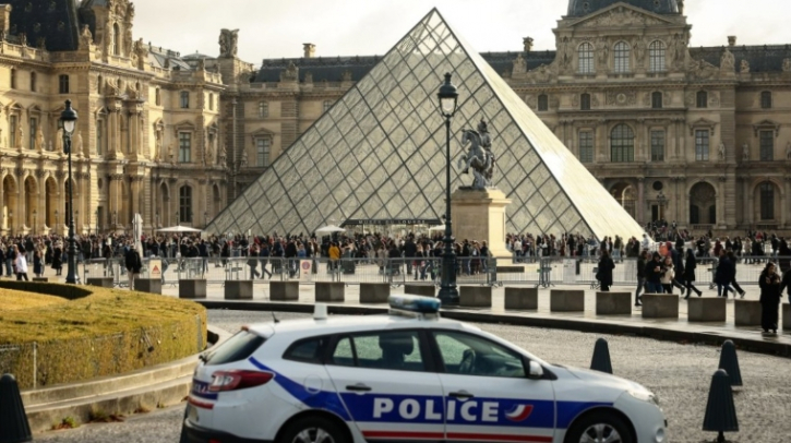 ল্যুভর লুণ্ঠন: ইউরোপের রত্নভান্ডার কীভাবে অর্জিত হলো, সেই প্রশ্ন আবার সামনে