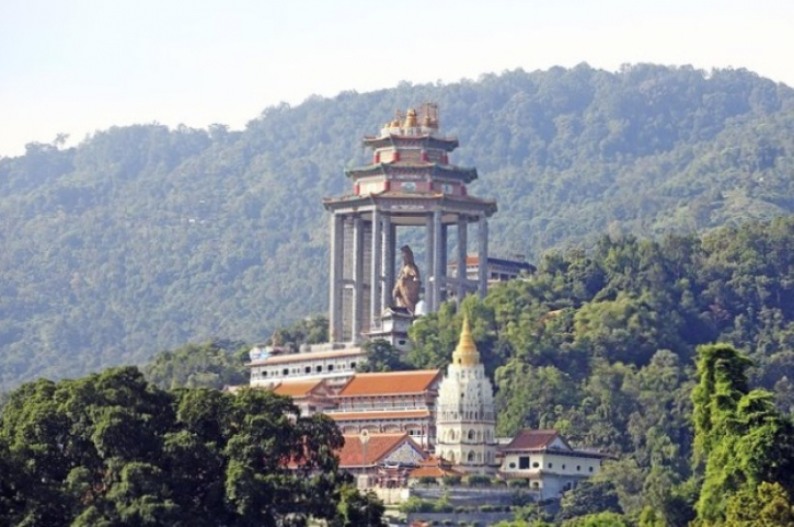 আওয়ামী ’ভোটব্যাংক’ দখলে জামায়াত, এনসিপি ও বিএনপির তৎপরতা