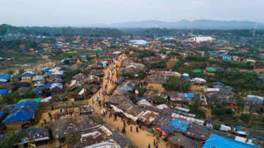 রোহিঙ্গাদের হাতে বৈধ সিম কার্ড দিচ্ছে সরকার