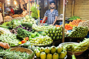 আগাম শীতের শাকশব্জির দাম হ্রাসে কিছুটা স্বস্তি ক্রেতার