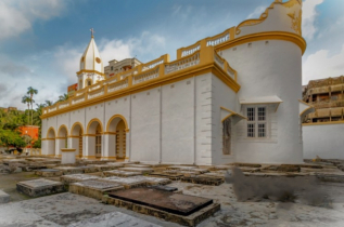 গির্জা ও স্কুলে বোমা হামলার পর দেশে খ্রিস্টানদের মধ্যে উদ্বেগ