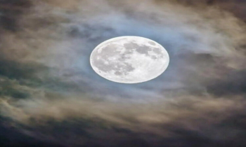 আজ দেখা যাবে বছরের সবচেয়ে বড় চাঁদ