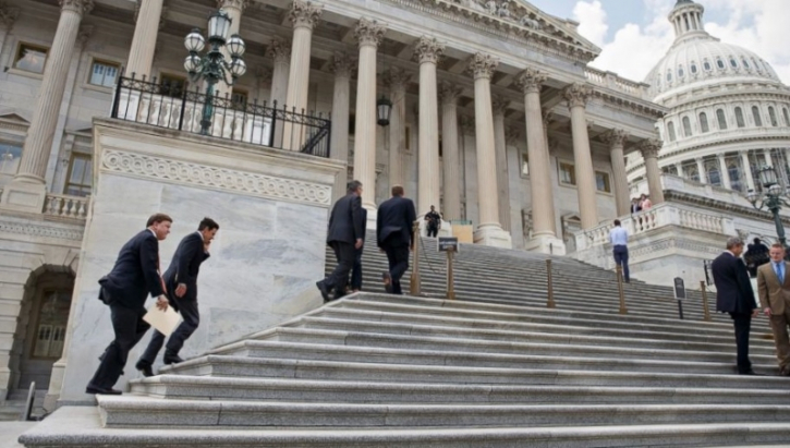 অবশেষে শাটডাউন তুলে নিতে ভোট দিয়েছে মার্কিন প্রতিনিধি পরিষদ