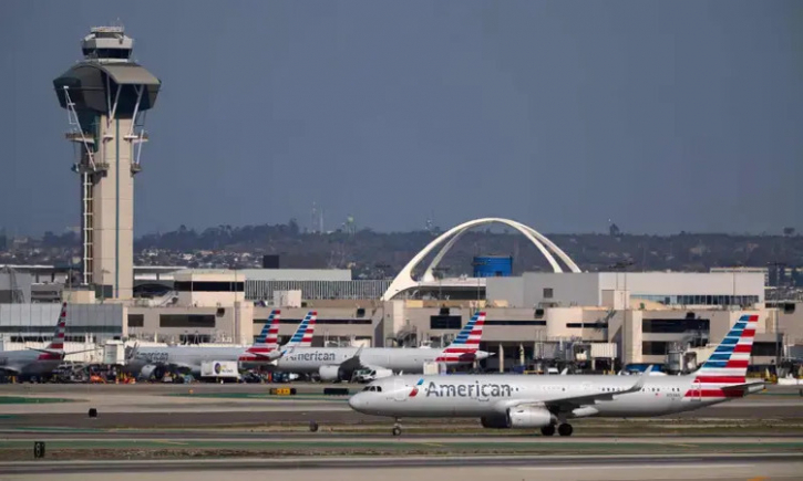 যুক্তরাষ্ট্রে হাজারো ফ্লাইট বন্ধ করে দিচ্ছে বিমানবন্দরগুলো