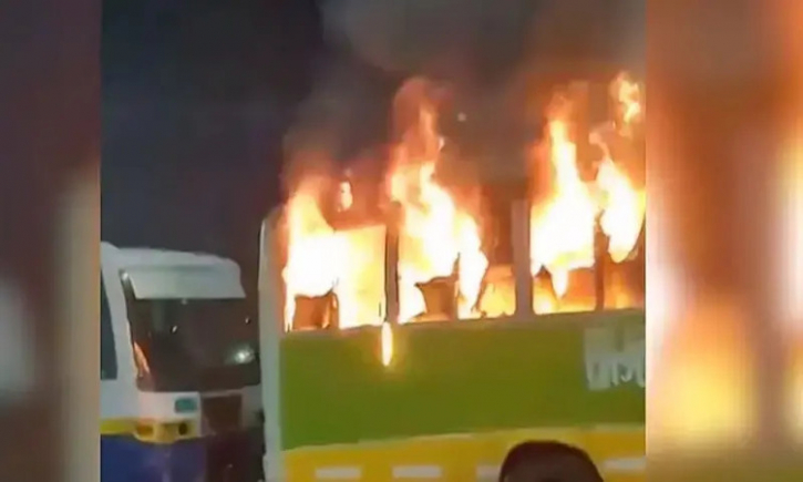 রাজধানীতে পথে পথে তল্লাশি, একাধিক যানবাহনে আগুন