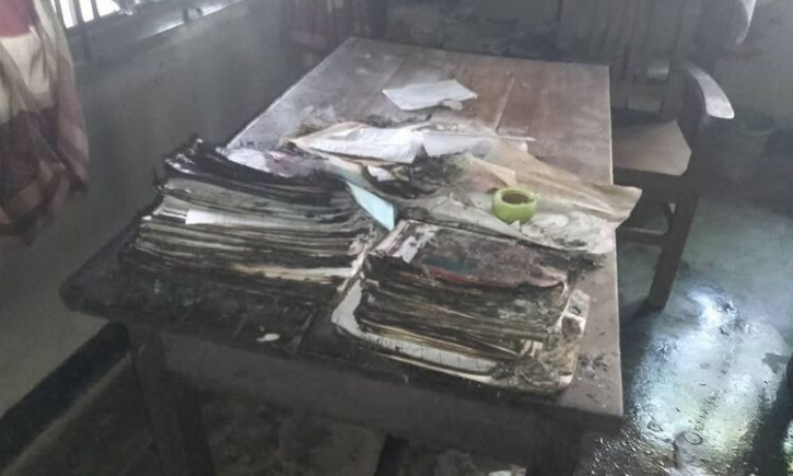 ব্রাহ্মণবাড়িয়ায় মধ্যরাতে গ্রামীণ ব্যাংকে আগুন