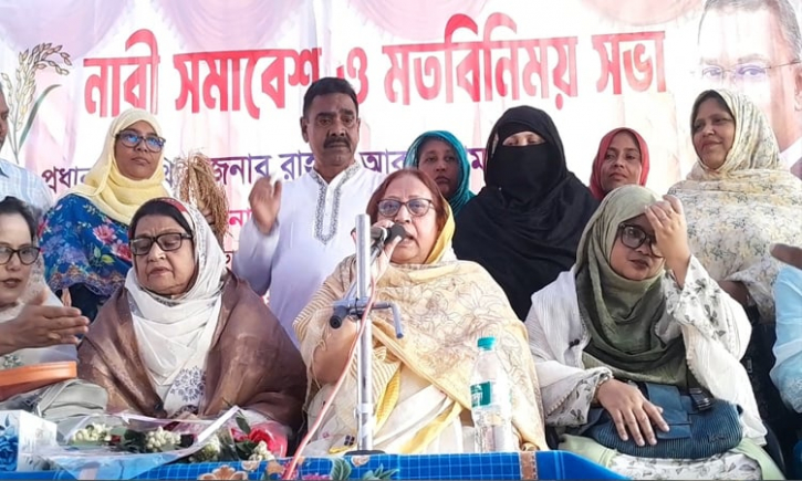 ঠাকুরগাঁওয়ে ধানের শীষে ভোট চাইলেন ফখরুল পত্নী