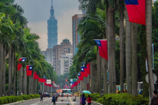 তাইওয়ান সম্পর্কে ট্রাম্প কী বলবেন তা নিয়ে চিন্তিত সবাই