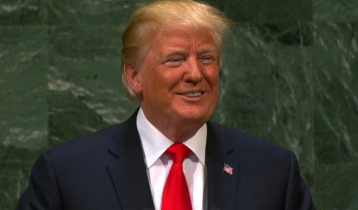 বিশ্ব মঞ্চে দীর্ঘদিনের অসঙ্গগতিপূর্ণ ট্রাম্প এক নতুন স্তরে পৌঁছেছেন