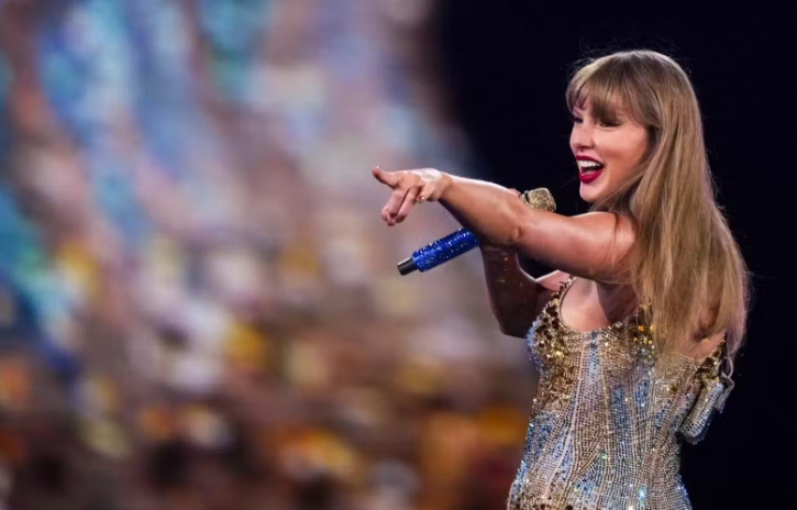 শুক্রবার মুক্তি পেতে চলেছে টেইলর সুইফটের দ্বাদশ অ্যালবাম