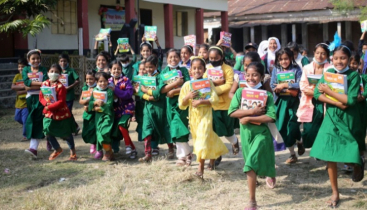 সরকার জানুয়ারীর মধ্যেই শিক্ষার্থীদের বিনামূল্যে বই দেবে