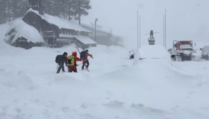 ক্যালিফোর্নিয়ায় তুষারধসে নিখোঁজ আট স্কিয়ারের মরদেহ উদ্ধার