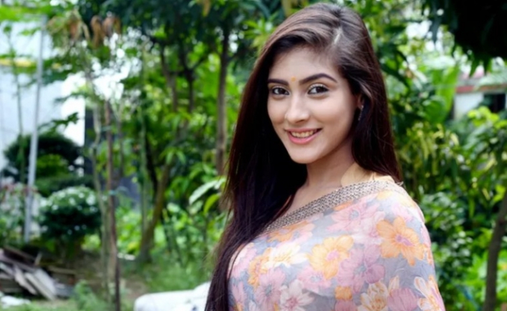 ১৪ বোতল মদ: ‘আমাকে টার্গেট করা হচ্ছে’, বললেন মেহজাবীন