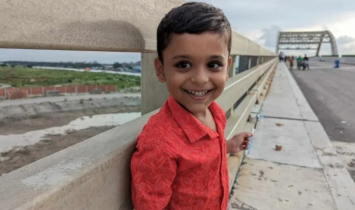 শিশু আয়ানের মৃত্যু : তিন চিকিৎসকের বিরুদ্ধে গ্রেফতারি পরোয়ানা