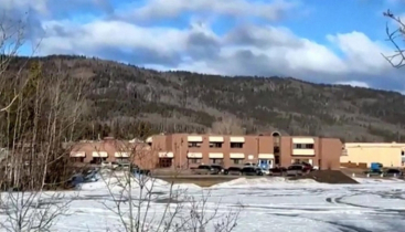 পশ্চিম কানাডায় গণগুলিতে সাতজন স্কুলছাত্রসহ অন্তত নয়জন নিহত