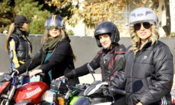 মোটরসাইকেল চালানোর লাইসেন্স পাচ্ছেন ইরানের নারীরা