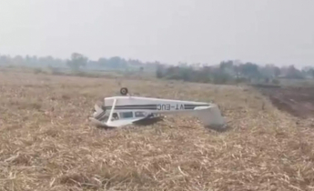 কর্ণাটকে প্রশিক্ষণ বিমান বিধ্বস্ত, পাইলট ও প্রশিক্ষণার্থী সুরক্ষিত