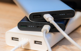 জাপানে এপ্রিল থেকে বিমানে পাওয়ার ব্যাংক ব্যবহার নিষেধ