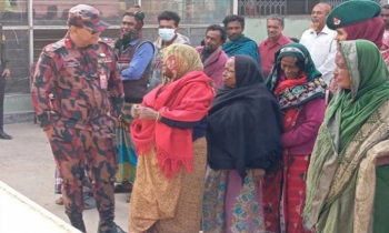 ঢাকার গাবতলীতে শীতার্ত ও অসহায় ৩০০ জনকে শীতবস্ত্র দিলো বিজিবি