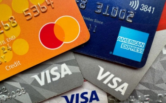 ক্রেডিট কার্ডের সুদের হারের ওপর এক বছরের জন্য ১০% সীমার প্রস্তাব ট্রাম্পের