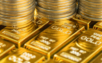 ইতিহাসে প্রথমবার আউন্স প্রতি স্বর্ণের দাম ৫০০০ ডলার ছাড়ালো