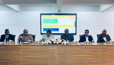 সরকারের ফ্যাসিস্ট হয়ে ওঠার পথ বন্ধ করতেই গণভোট : আলী রীয়াজ