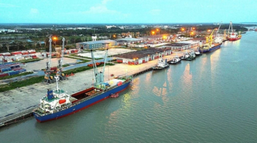 অর্থবছরের ৬ মাসে মোংলা বন্দরে রেকর্ড ১৭,৩৮৭টি কন্টেইনার হ্যান্ডলিং