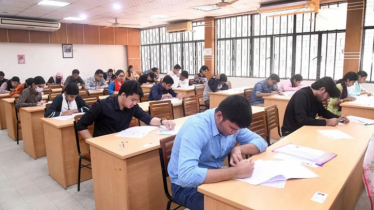 দেশের ৬১ জেলার ১৪০৮টি কেন্দ্রে প্রাথমিক শিক্ষক নিয়োগ পরীক্ষা শুক্রবারে