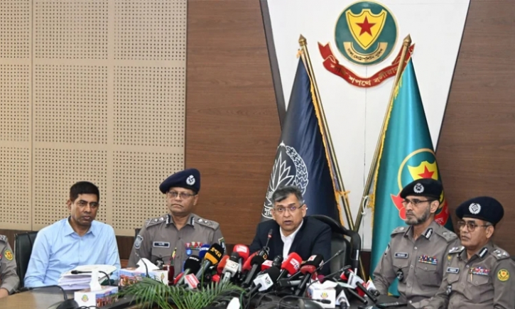 চাঁদাবাজ ও সন্ত্রাসীদের তালিকা তৈরি করে আইনের আওতায় আনা হবে