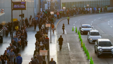 মার্কিন যুক্তরাষ্ট্র: বিমান যাত্রীরা ইতিহাসের দীর্ঘতম নিরাপত্তা অপেক্ষার সম্মুখীন