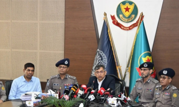 চাঁদাবাজ ও সন্ত্রাসীদের তালিকা তৈরি করে আইনের আওতায় আনা হবে