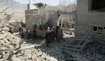 পাকিস্তানের বিমান হামলায় ৪০০ আফগান নিহত