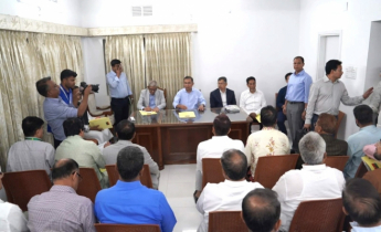 নয়াপল্টনে দলীয় কার্যালয়ে নেতাদের সঙ্গে প্রধানমন্ত্রীর মতবিনিময়