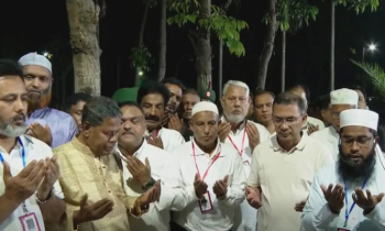 দিনাজপুরে নানা-নানী ও খালার কবর জিয়ারত করলেন প্রধানমন্ত্রী