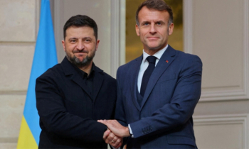 ভলোদিমির জেলেনস্কি শুক্রবার প্যারিসে পৌঁছেছেন