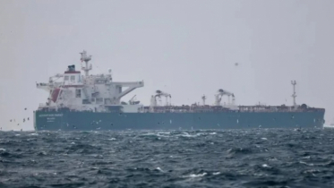 জাহাজ কোম্পানি তাদের জাহাজ পারস্য উপসাগর থেকে দূরে থাকতে নির্দেশ দিল